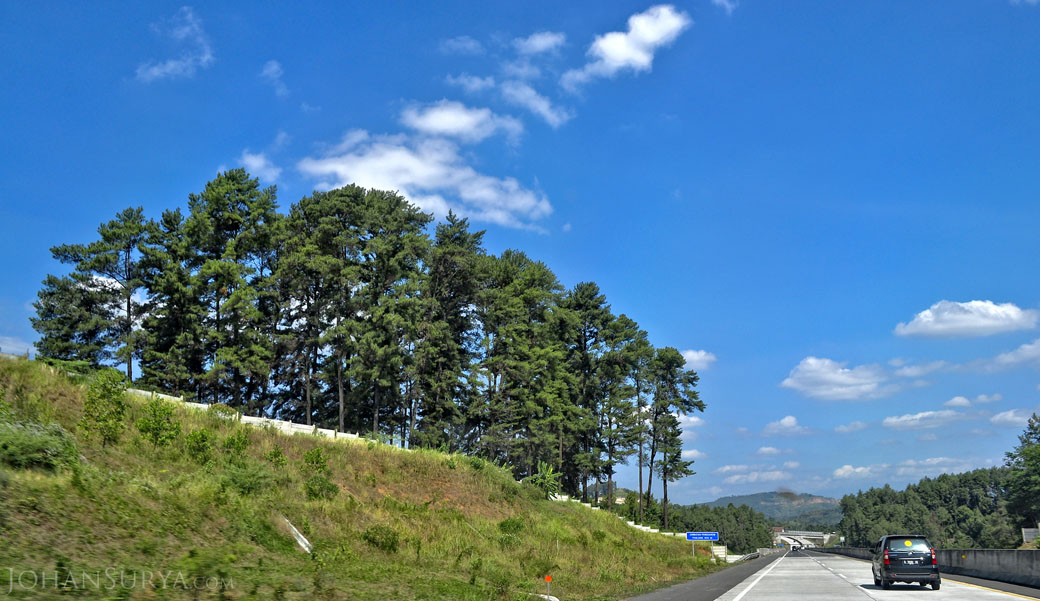 Panorama Jalan Tol Semarang Bawen