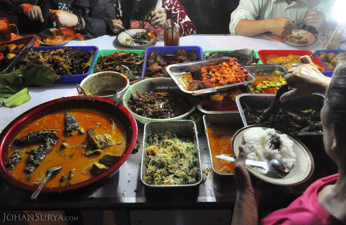 Warung Makan Angkringan - Depan Kampung Suroyudan
