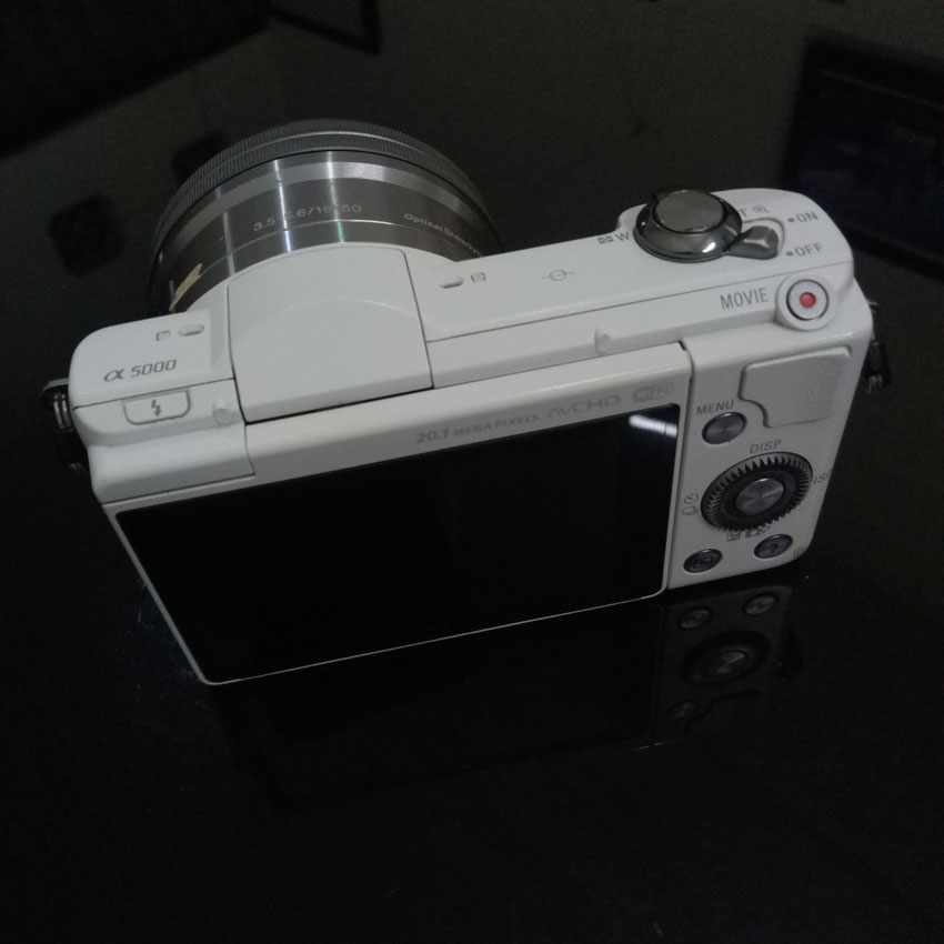 Kamera Mirrorless Sony A5000 Lensa 16-50mm