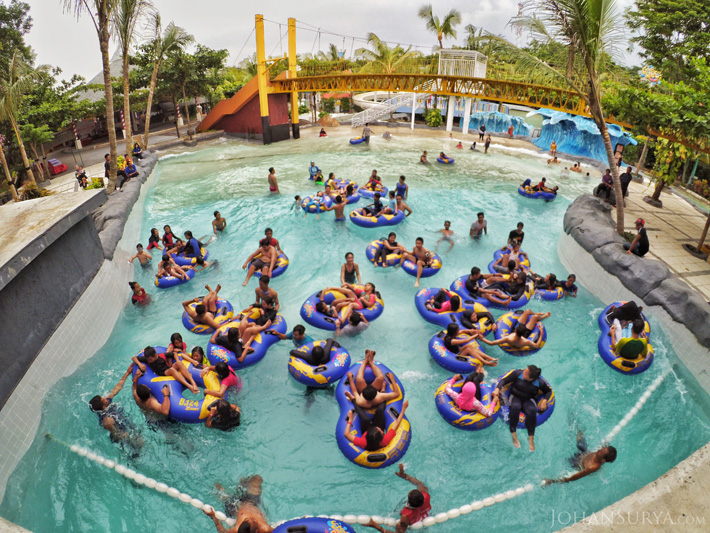 Wave Pool Water Blaster Semarang