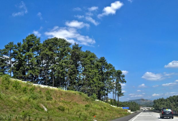 Panorama Jalan Tol Semarang Bawen